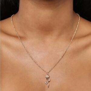 Fashion Nova Gold Rose Pendant Necklace Dainty Chain NWT